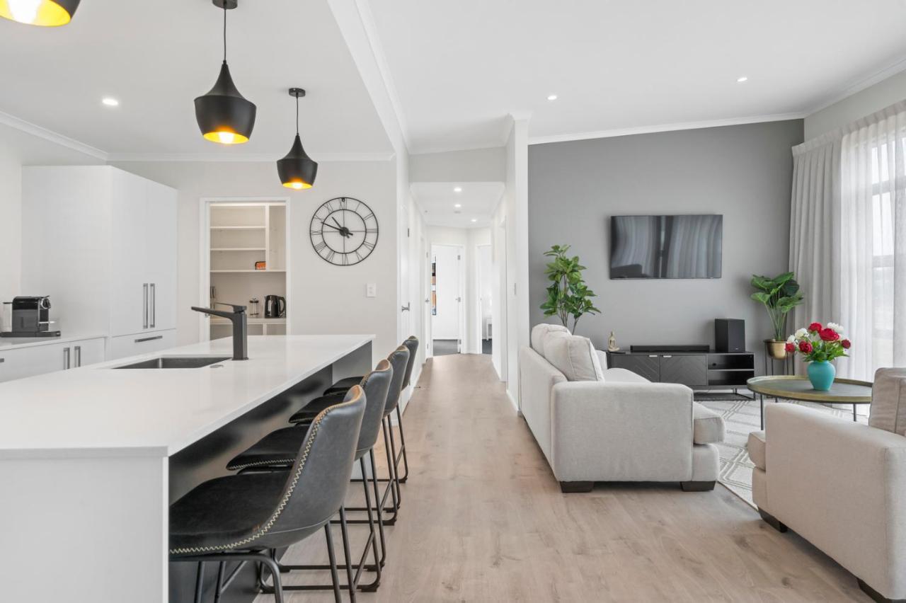Pride Of Pinot - Martinborough Holiday Home ภายนอก รูปภาพ
