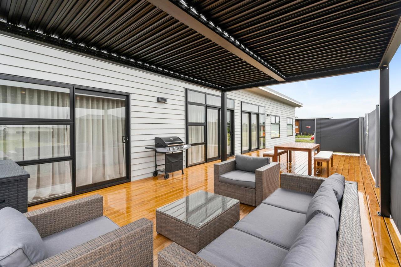 Pride Of Pinot - Martinborough Holiday Home ภายนอก รูปภาพ
