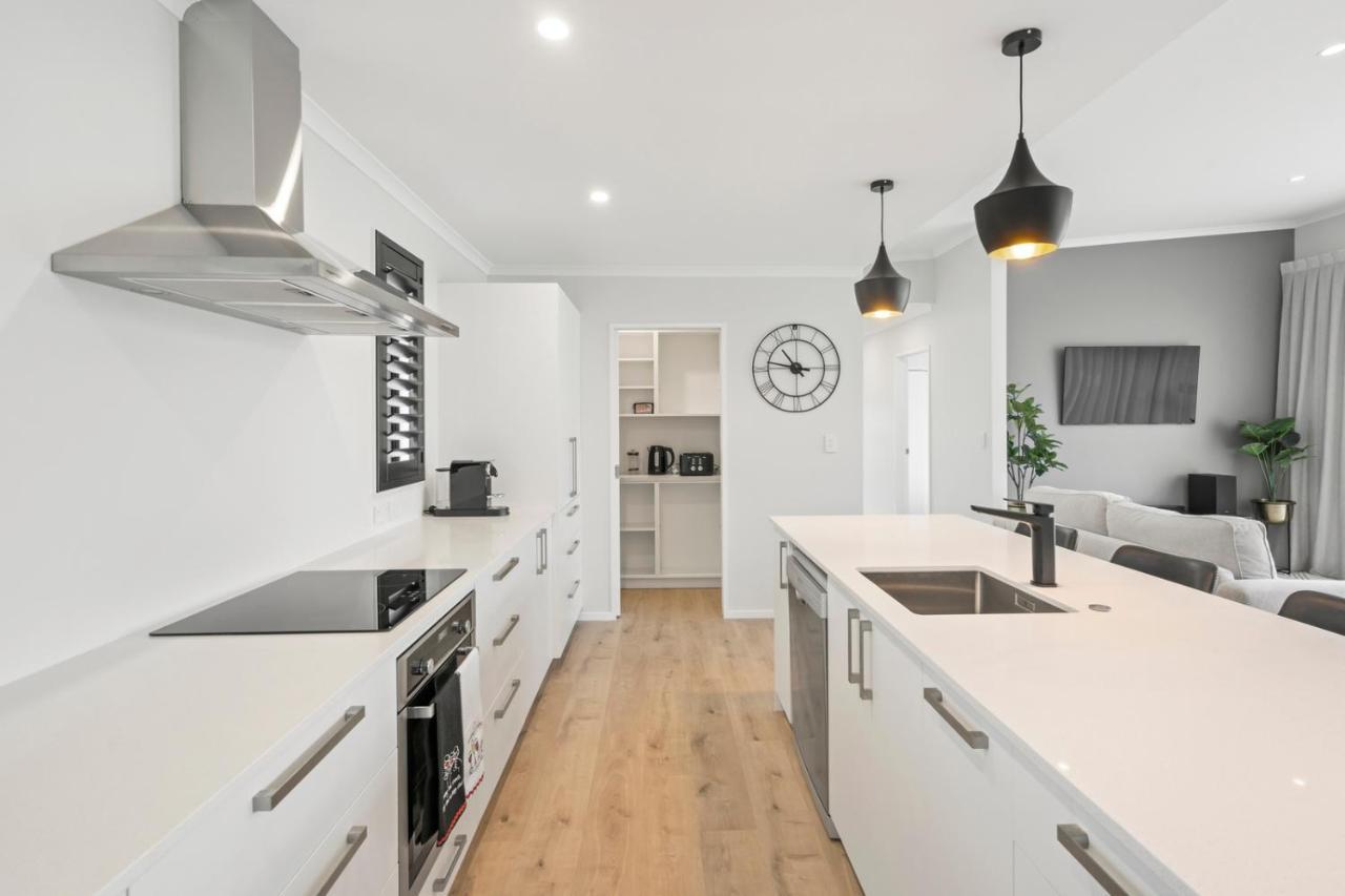 Pride Of Pinot - Martinborough Holiday Home ภายนอก รูปภาพ