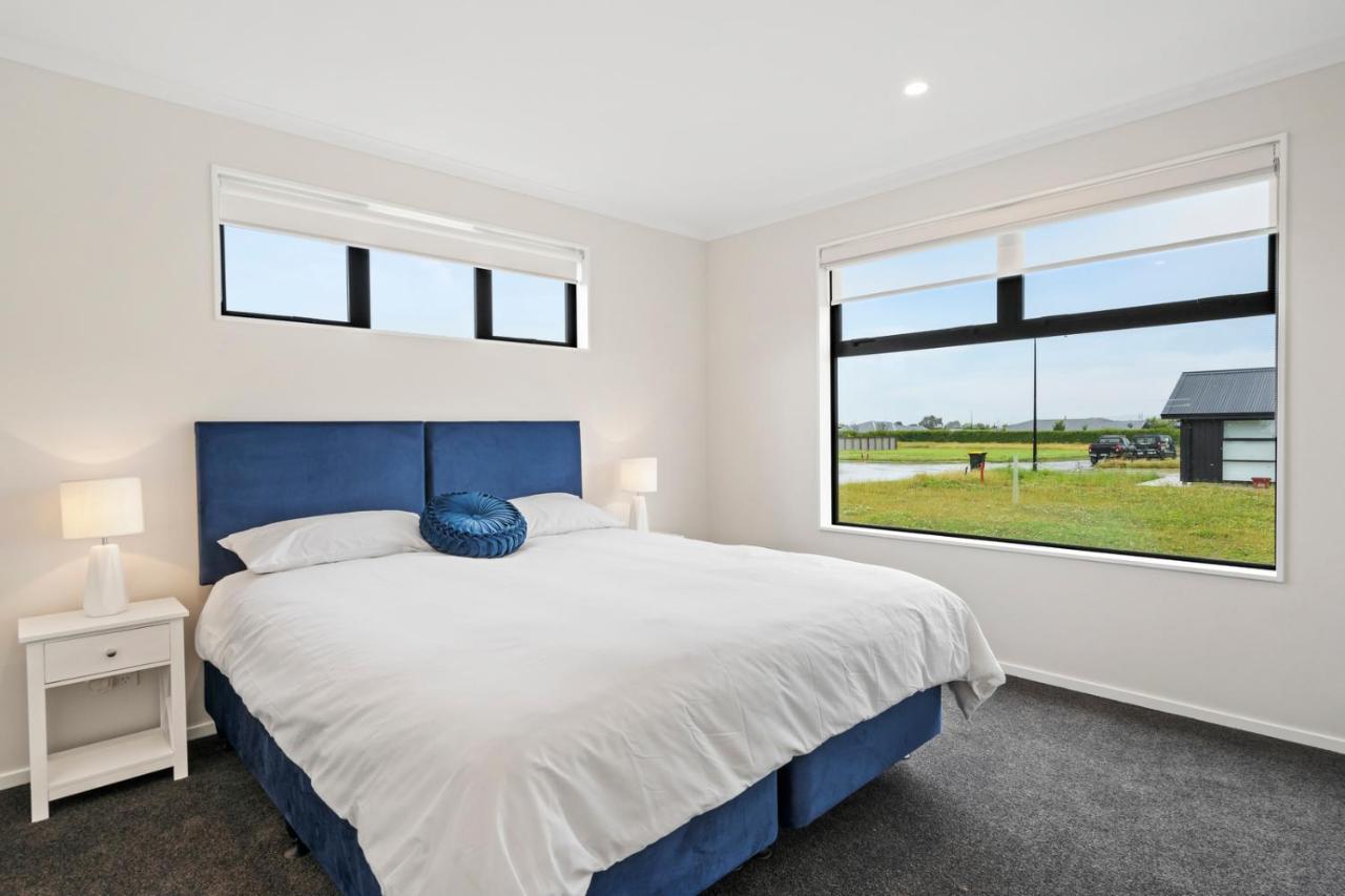 Pride Of Pinot - Martinborough Holiday Home ภายนอก รูปภาพ